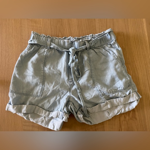 Aerie| Chambray Stretch Waist Shorts with Waist Tie, Size Med•••Lyocell - Picture 1 of 10